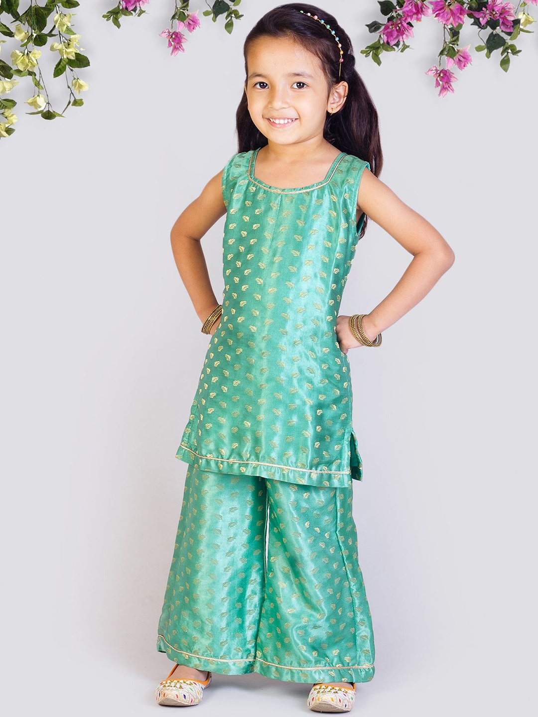 

Tangerine Closet Girls Regular Kurti with Palazzos & With Dupatta, Green