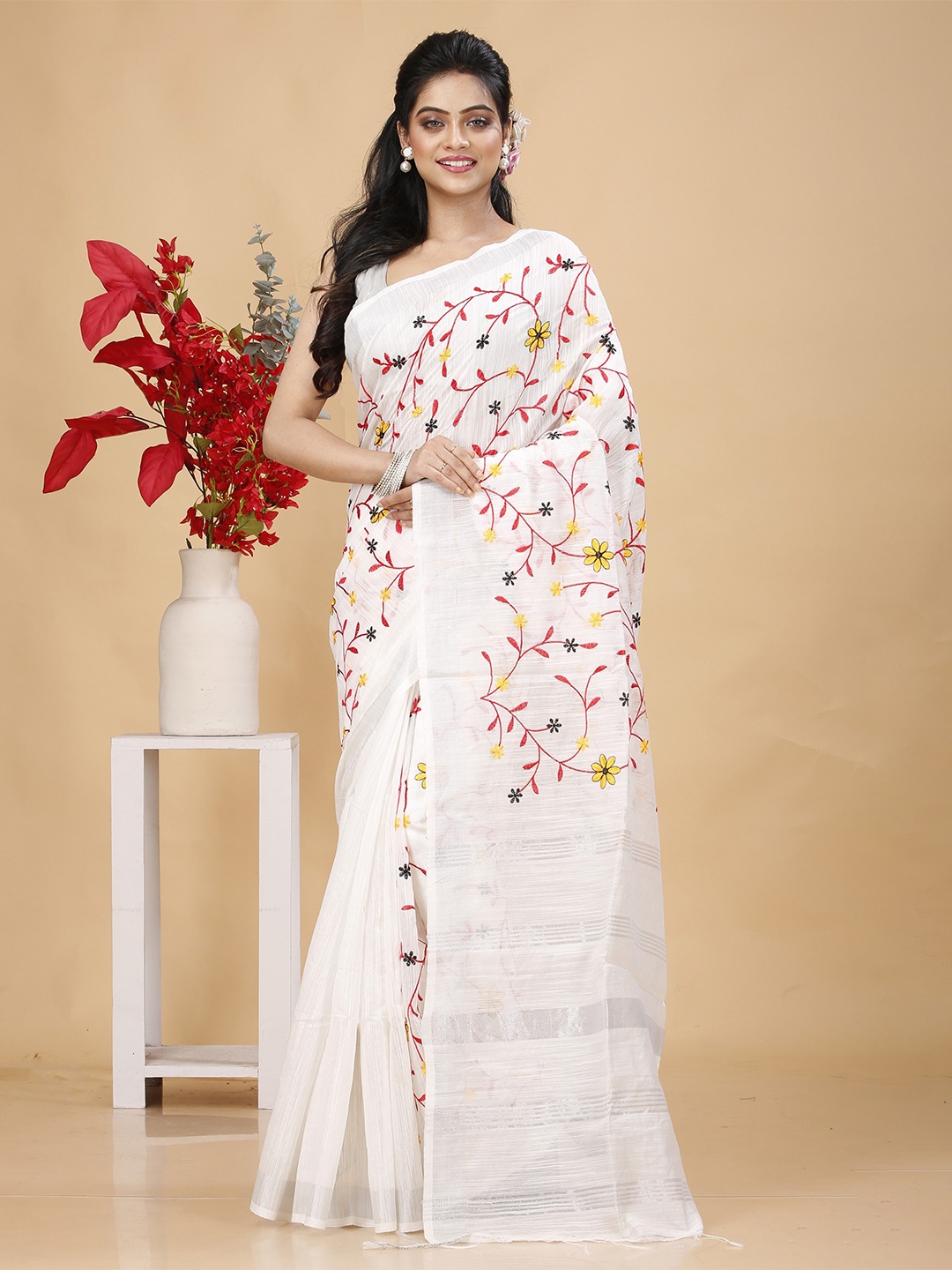 

SLAGHA Floral Zari Taant Saree, White
