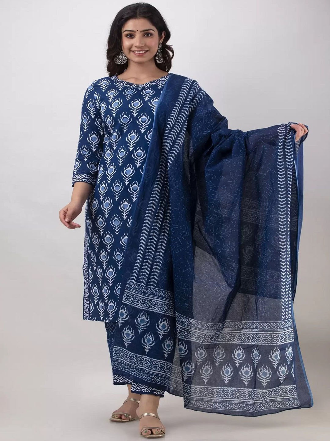 

7Threads Ethnic Motifs Printed Straight Kurta with Trousers & Dupatta, Blue