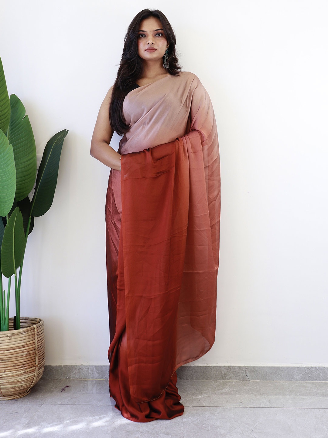 

Reeta Fashion Ombre Pure Georgette Ready to Wear Saree, Brown