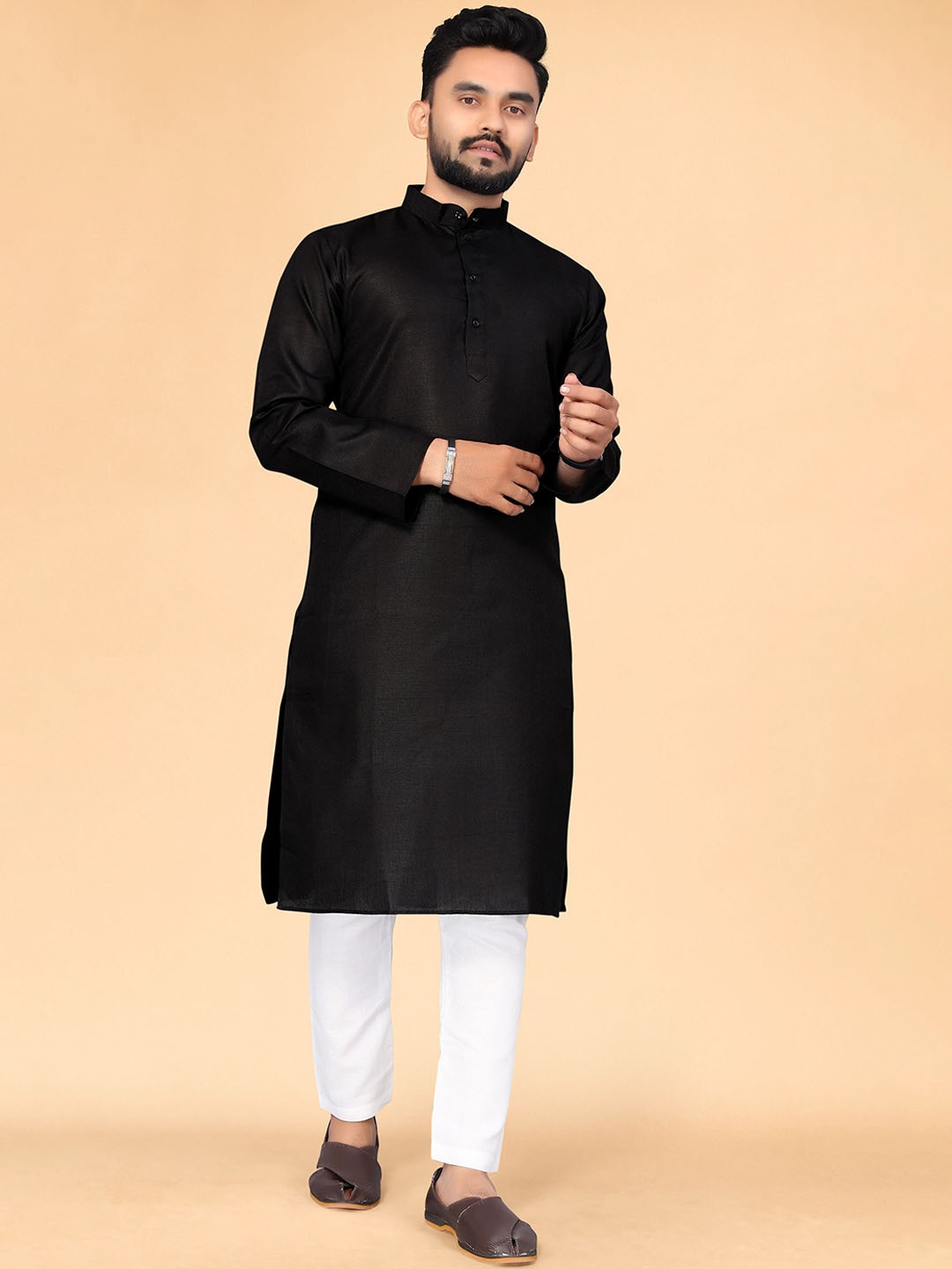 

Sangria Black & White Mandarin Collar Straight Kurta With Trouser