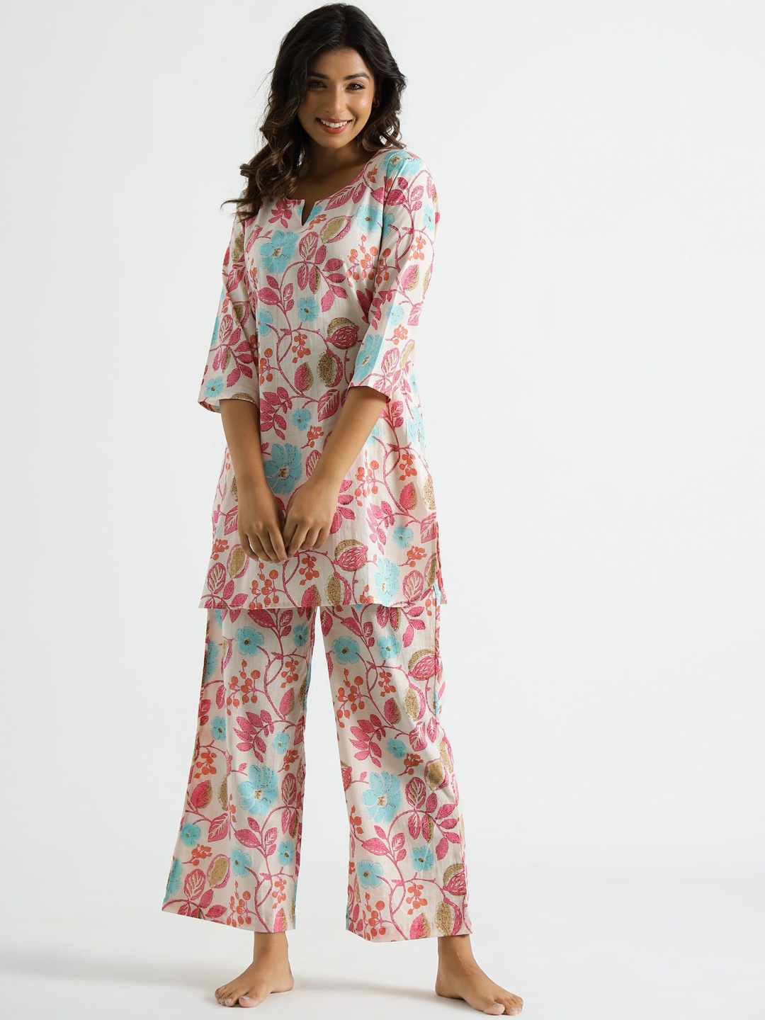 

LeeliPeeri Designer Floral Printed Kurti With Pyjamas, White
