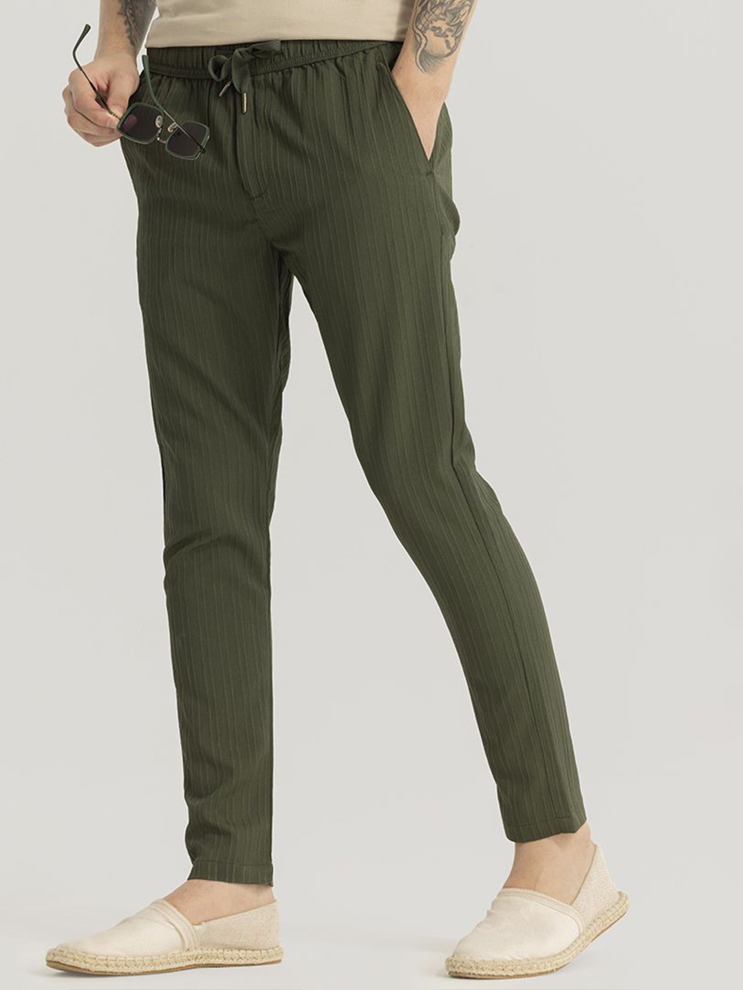 

Snitch Men Striped Smart Slim Fit Trousers, Olive