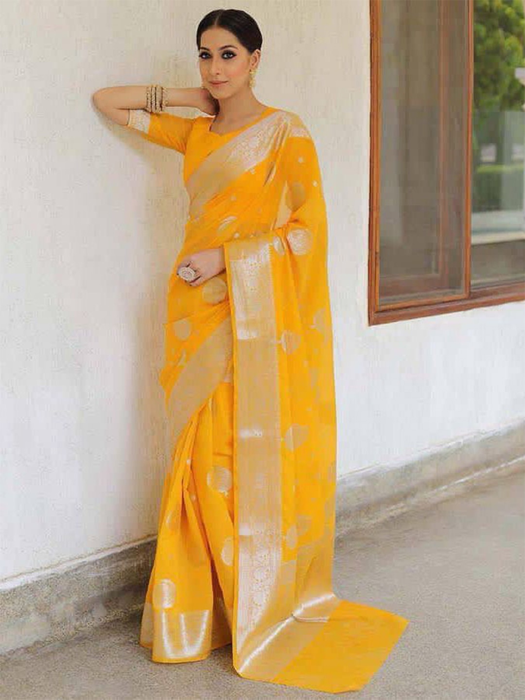 

Reeta Fashion Woven Design Zari Saree, Yellow