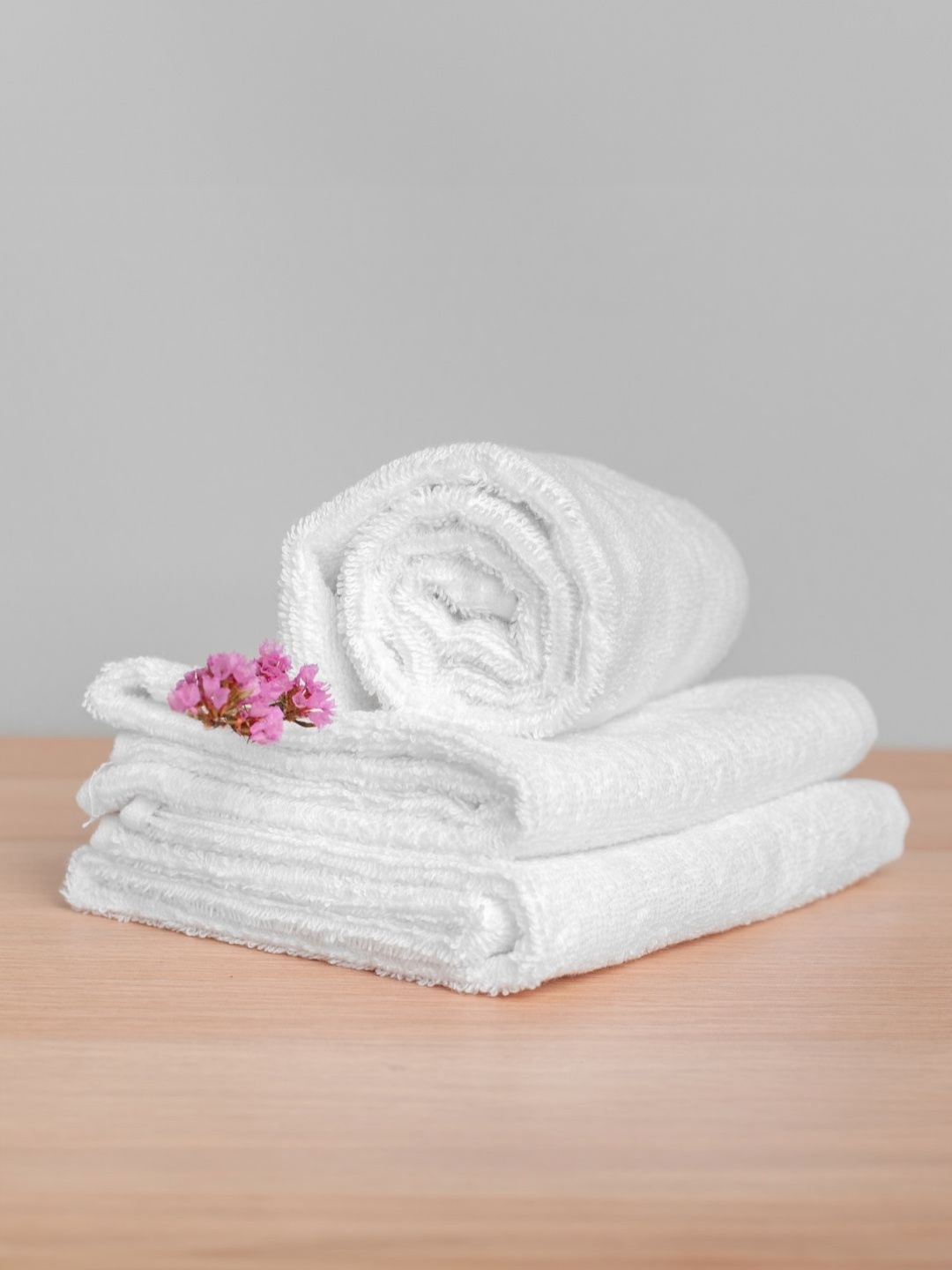 

KINGDOM OF WHITE White 2 Pieces Pure Cotton 550 GSM Bath Towels