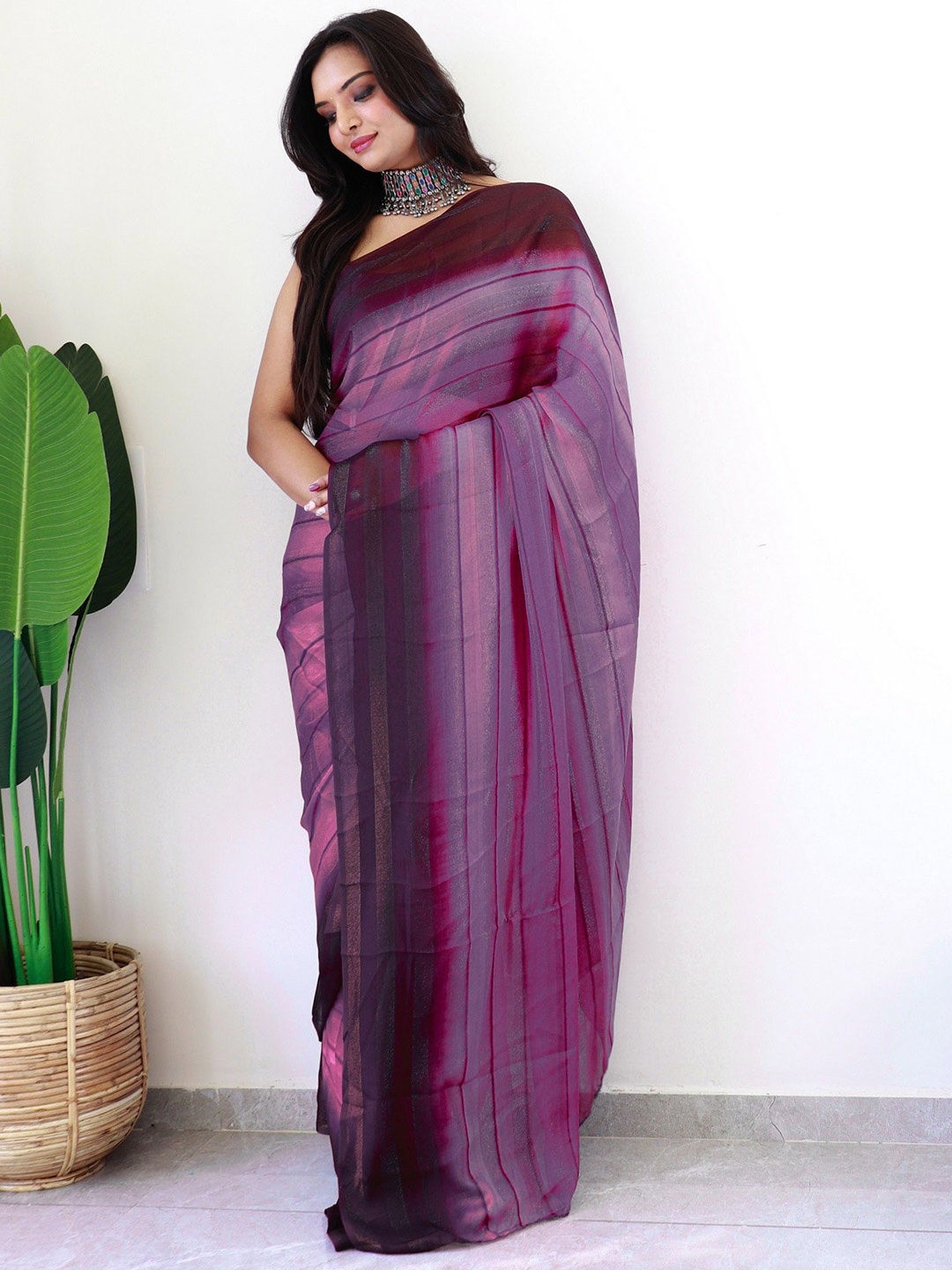 

Reeta Fashion Striped Ready to Wear Saree, Magenta