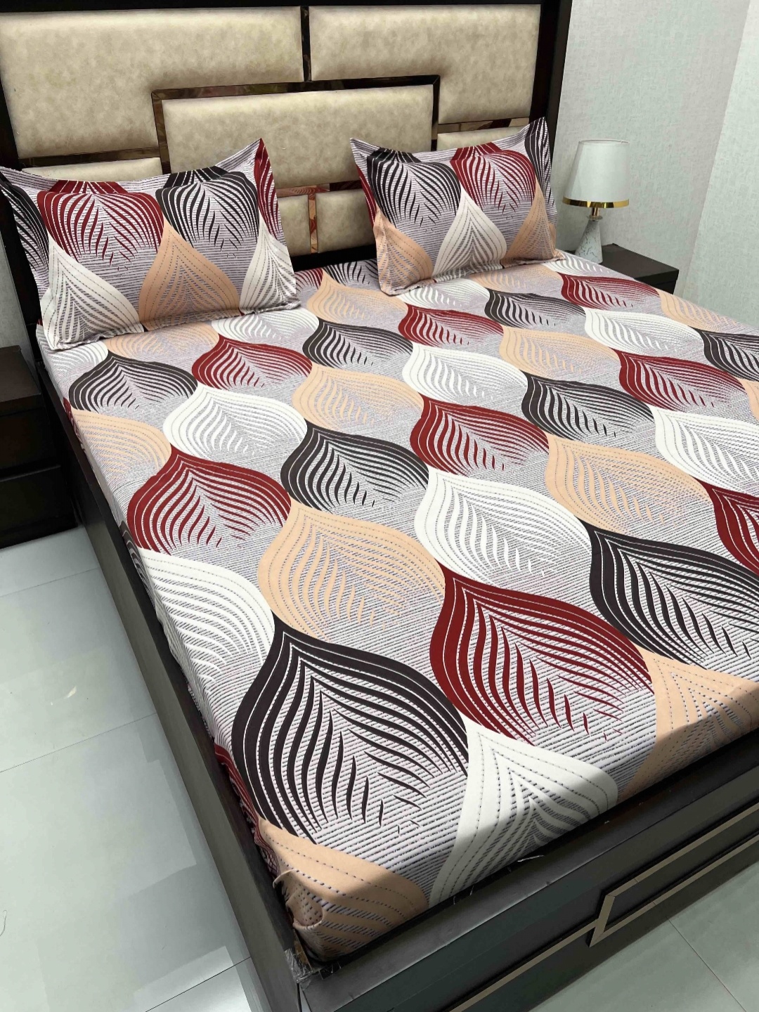 

Pure Decor Queen Size Double Bed Bedsheet With 2 Pillow Covers 90in X 100in,228cm X 254cms, White