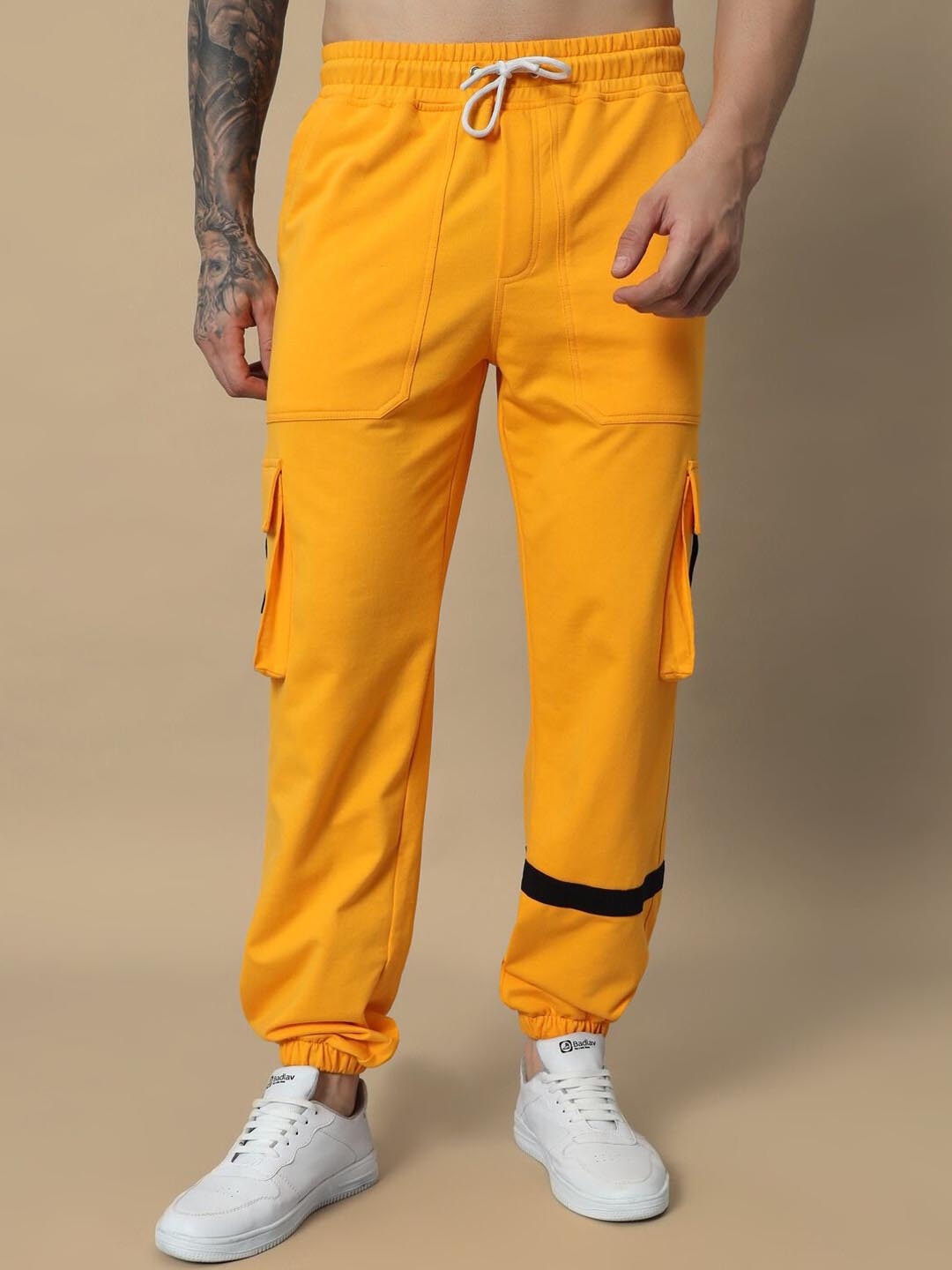 

WEARDUDS Men Mid-Rise Relaxed Cargo Trousers, Yellow