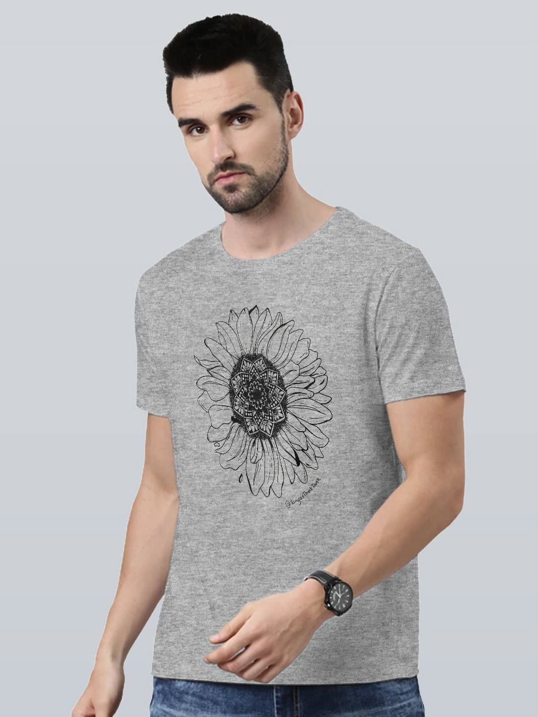 

macmerise Men Printed Applique T-shirt, Grey
