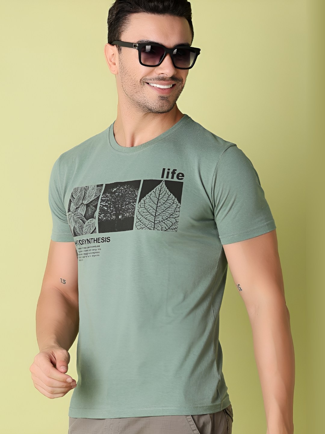 

V-Mart Men Graphic Printed Slim Fit T-shirt, Green