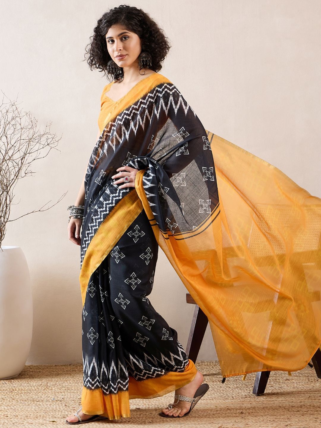 

KALINI Ethnic Motifs Printed Zari Ikat Saree, Black