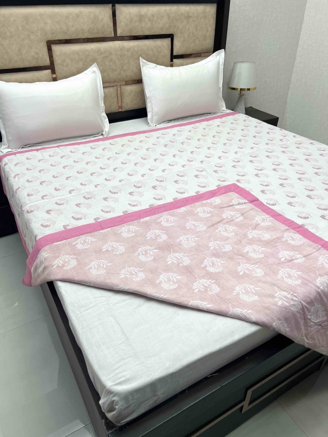 

Pure Decor Pink & White Floral Cotton AC Room 300 GSM Double Bed Dohar