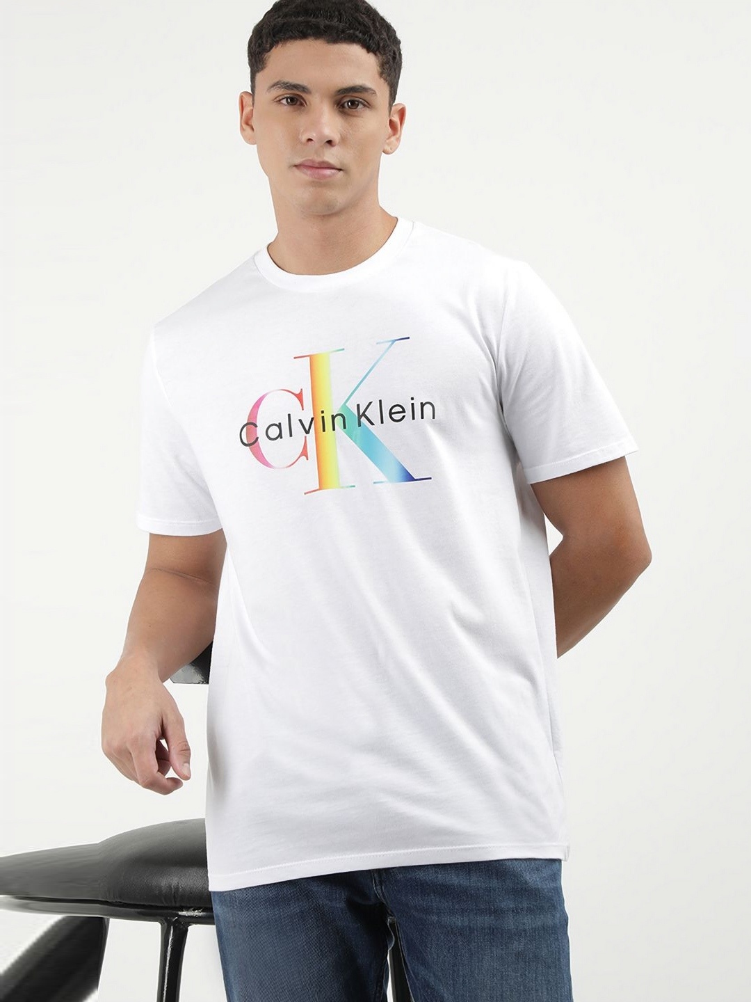 

Calvin Klein Jeans Men Solid Round Neck Cotton T-shirt, White