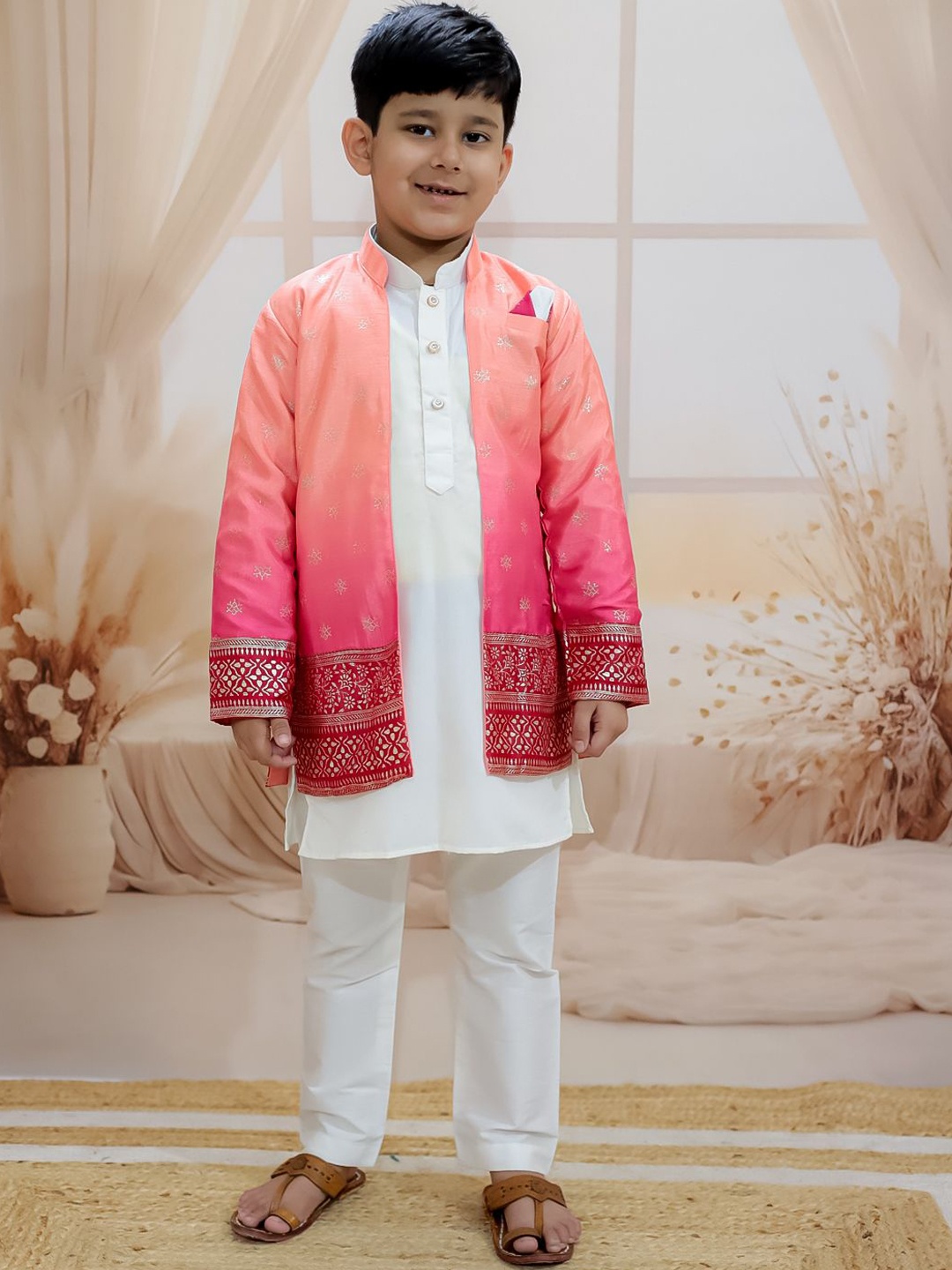 

BownBee Boys Mandarin Collar Regular Kurta with Pyjamas & Foil Printed jacket, Pink