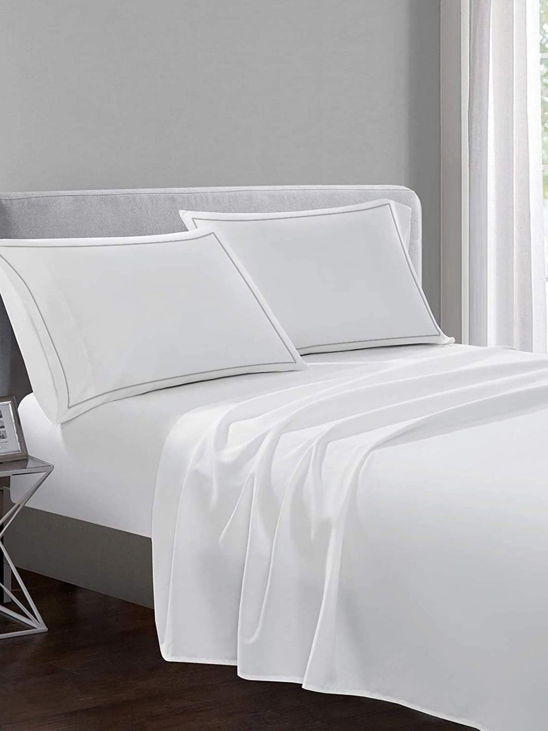 

KINGDOM OF WHITE White 400 TC Pure Cotton King Bedsheet With 2 Pillow Covers
