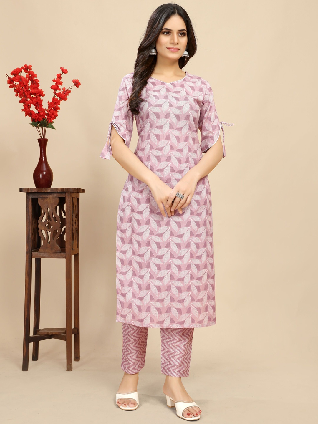 

VAAZI CREATOR Floral Printed V-Neck Pure Cotton Straight Kurta With Trousers, Pink