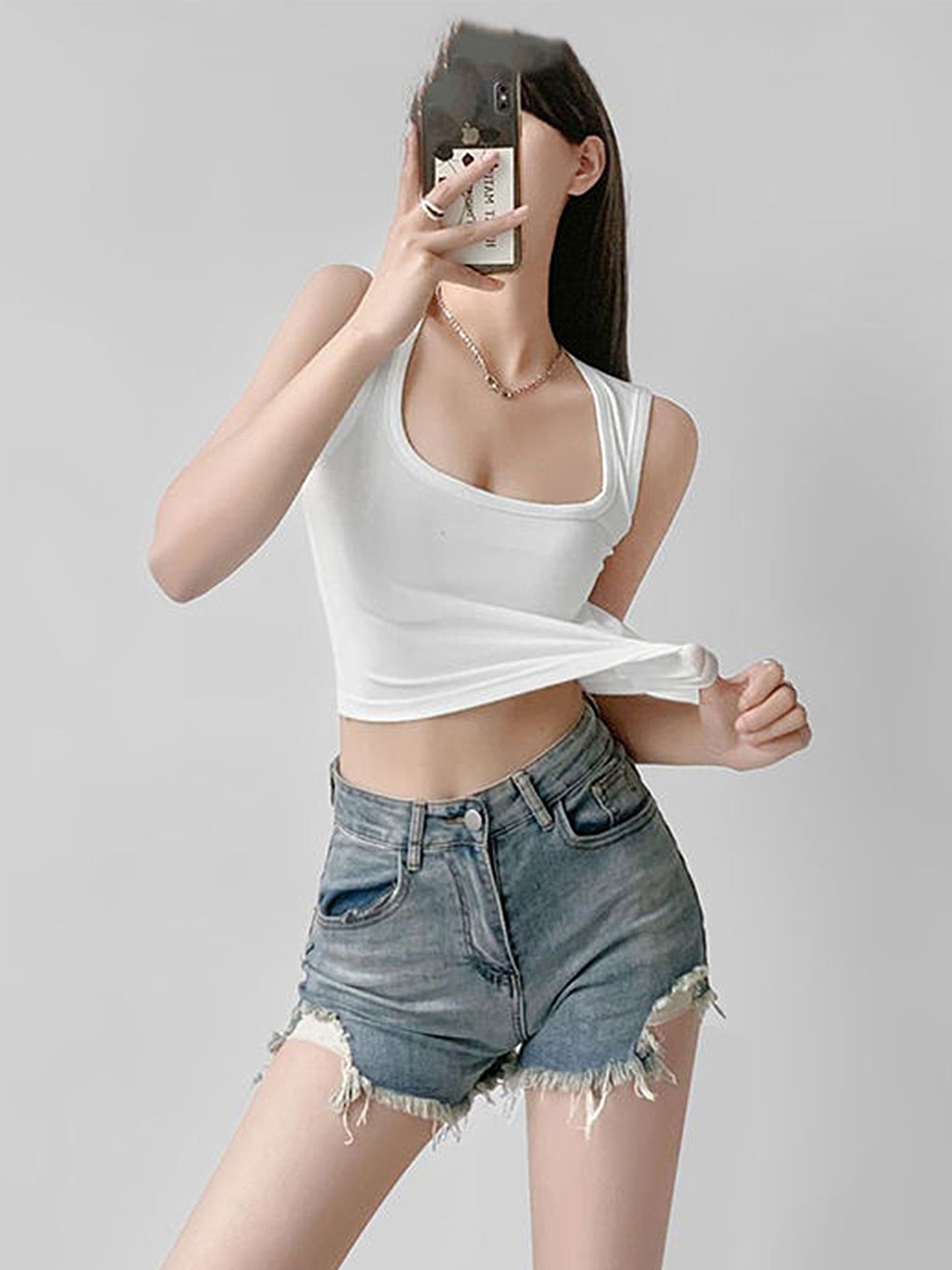 

LULU & SKY Crop Top, White