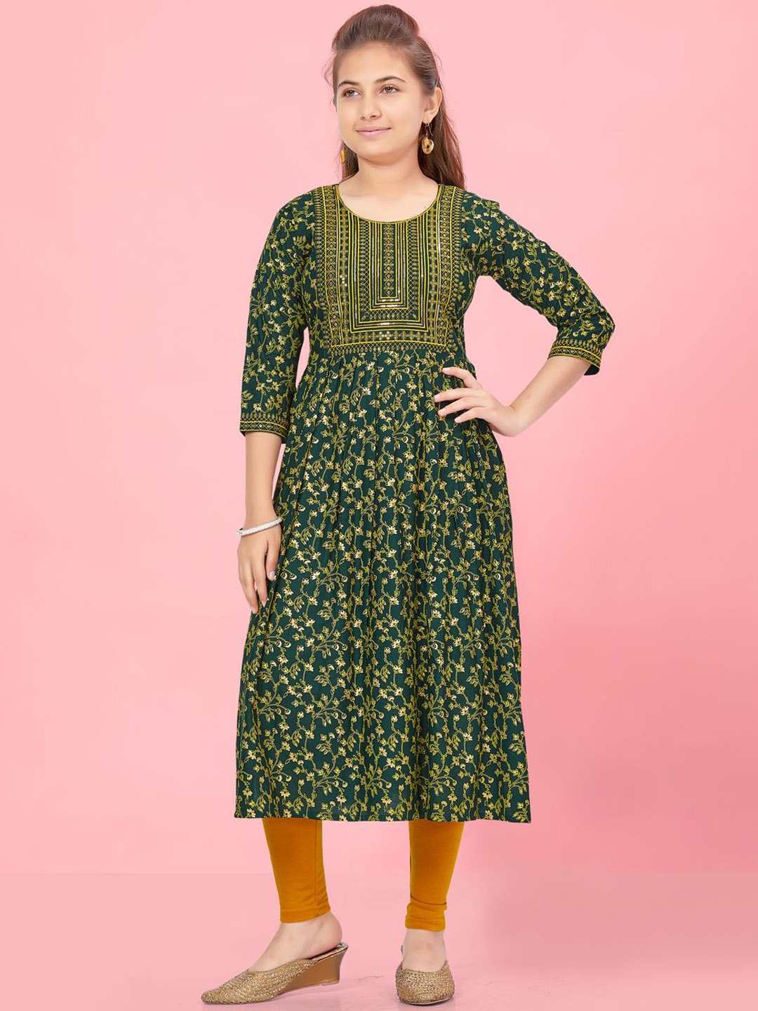 

BAESD Girls Geometric Printed Gotta Patti Kurta, Green