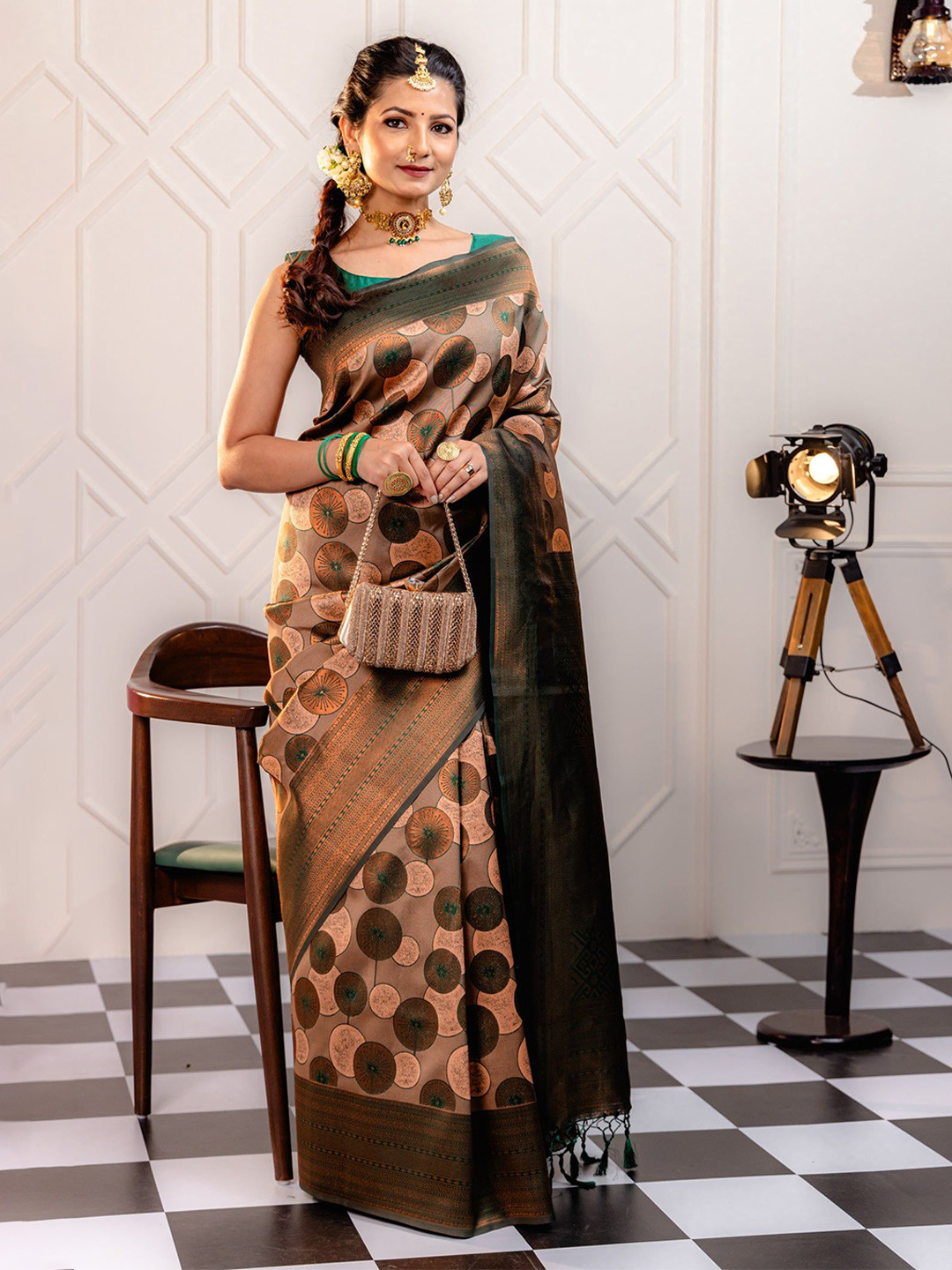 

Reeta Fashion Silk Blend Ethnic Motifs Zari Festive Celebrity Saree, Peach