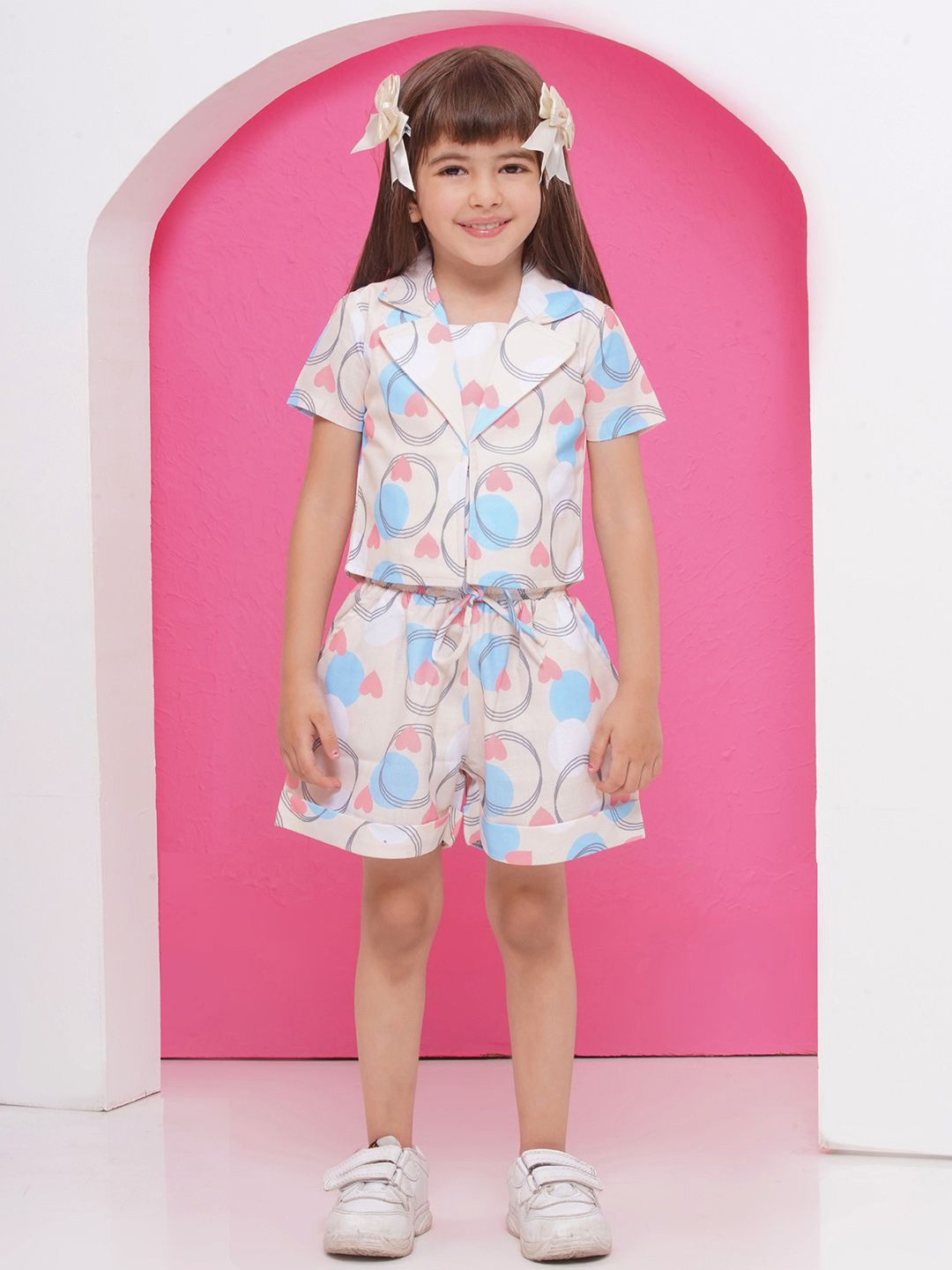

Aj DEZInES Girls Printed Pure Cotton Top with Short With Jacket, Cream