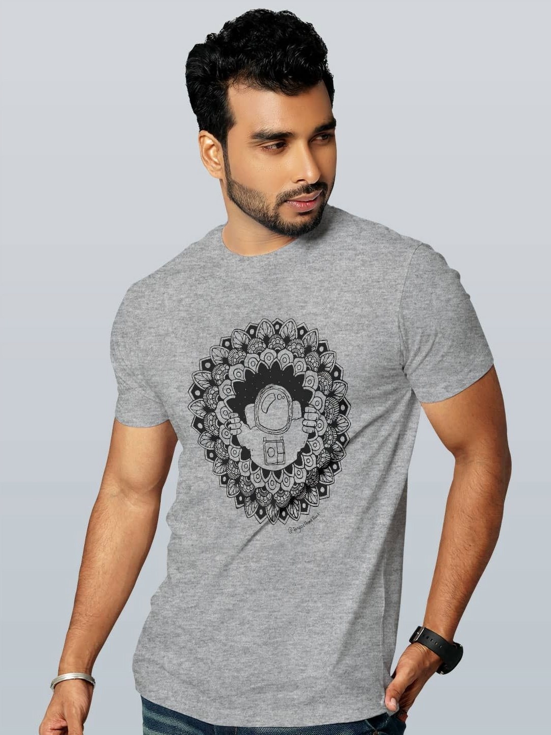 

macmerise Men Printed Pockets T-shirt, Grey