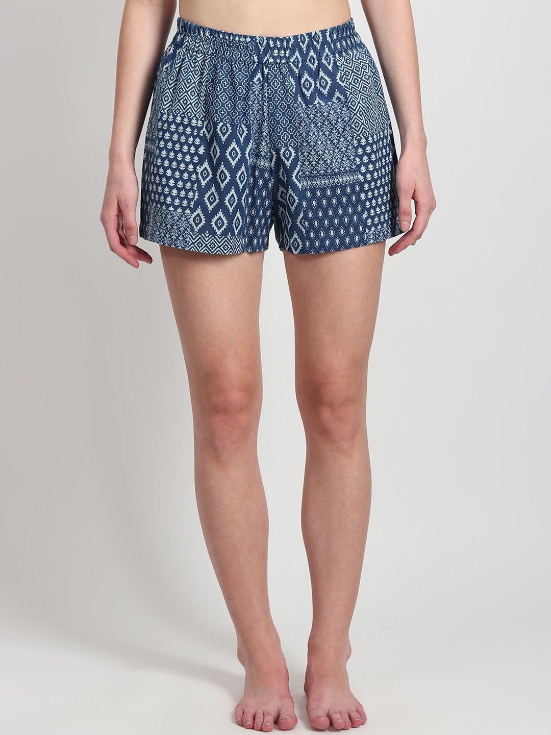 

Art Avenue Women Printed Running Shorts, White