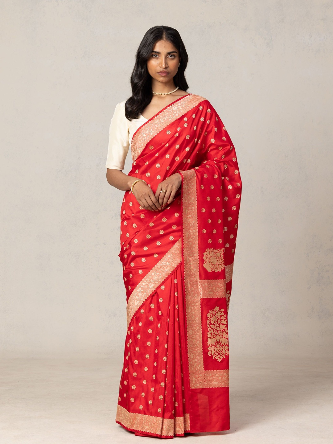 

VASALI Woven Design Zari Kanjeevaram Saree, Red