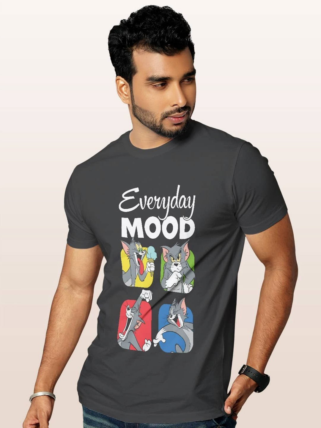 

macmerise Men Typography Printed Applique T-shirt, Grey