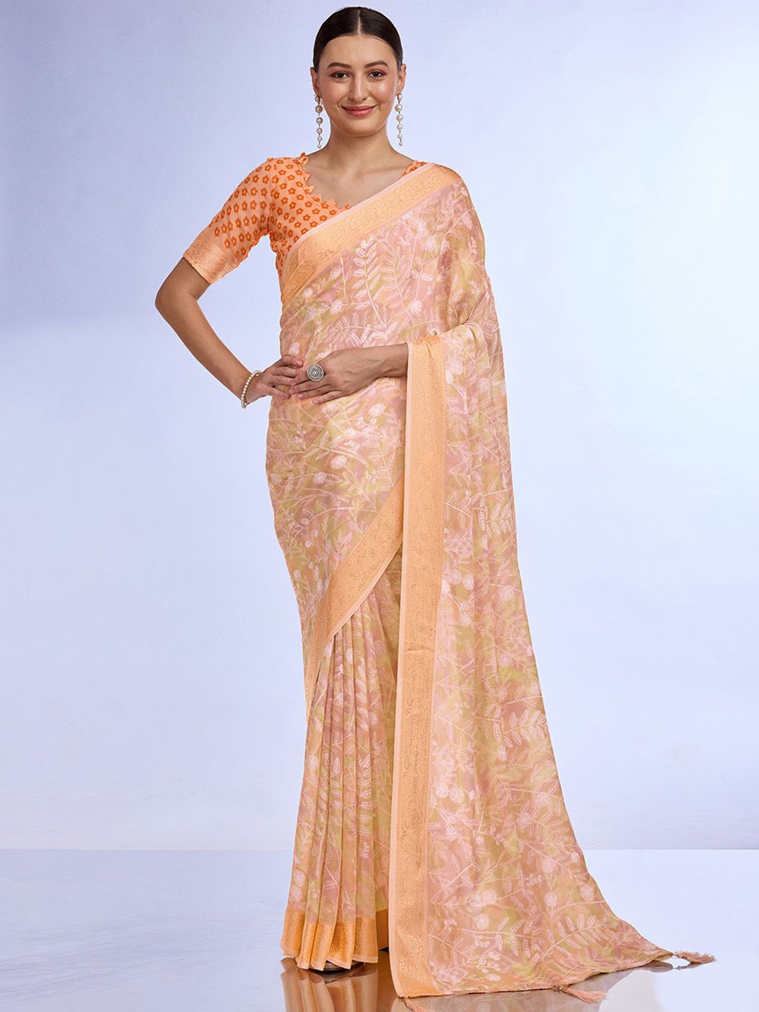 

Ishin Floral Pure Georgette Saree, Orange
