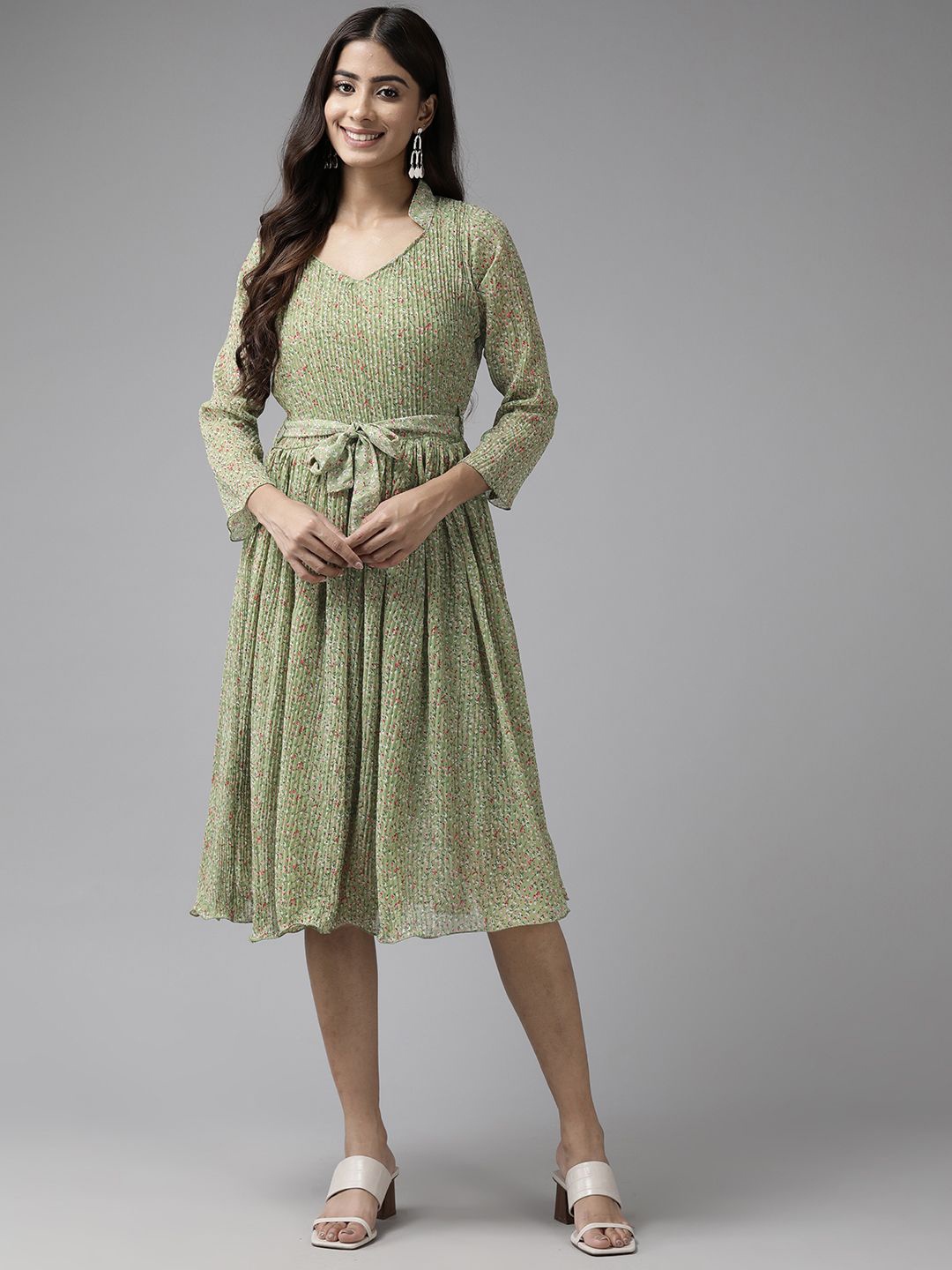 

BAESD Floral Printed Georgette Fit & Flare Dress with Tie-Ups, Green