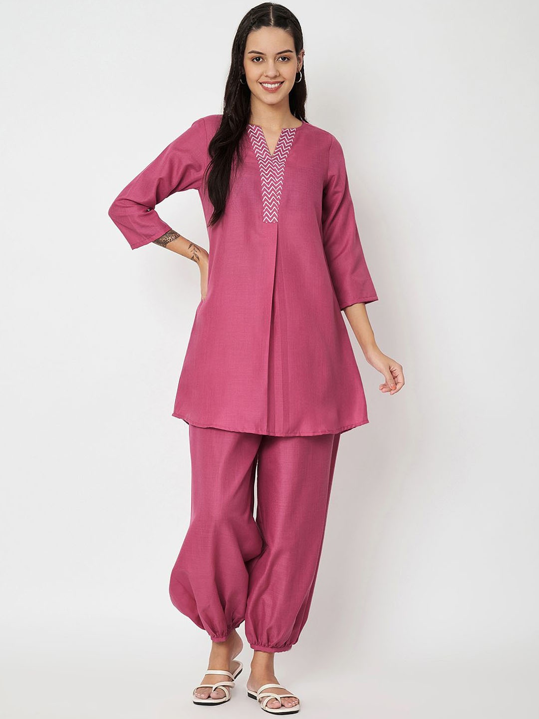 

9rasa Chevron Printed Notched Round Neck Tunic With Trouser, Pink