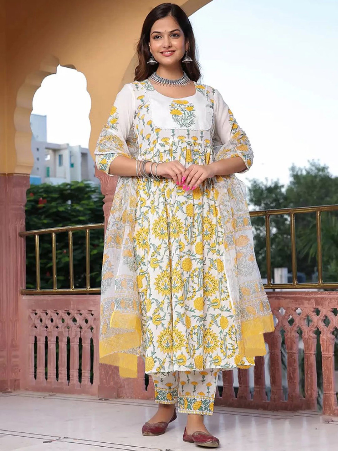 

7Threads Floral Printed Regular Kurta with Trousers & Dupatta, Yellow