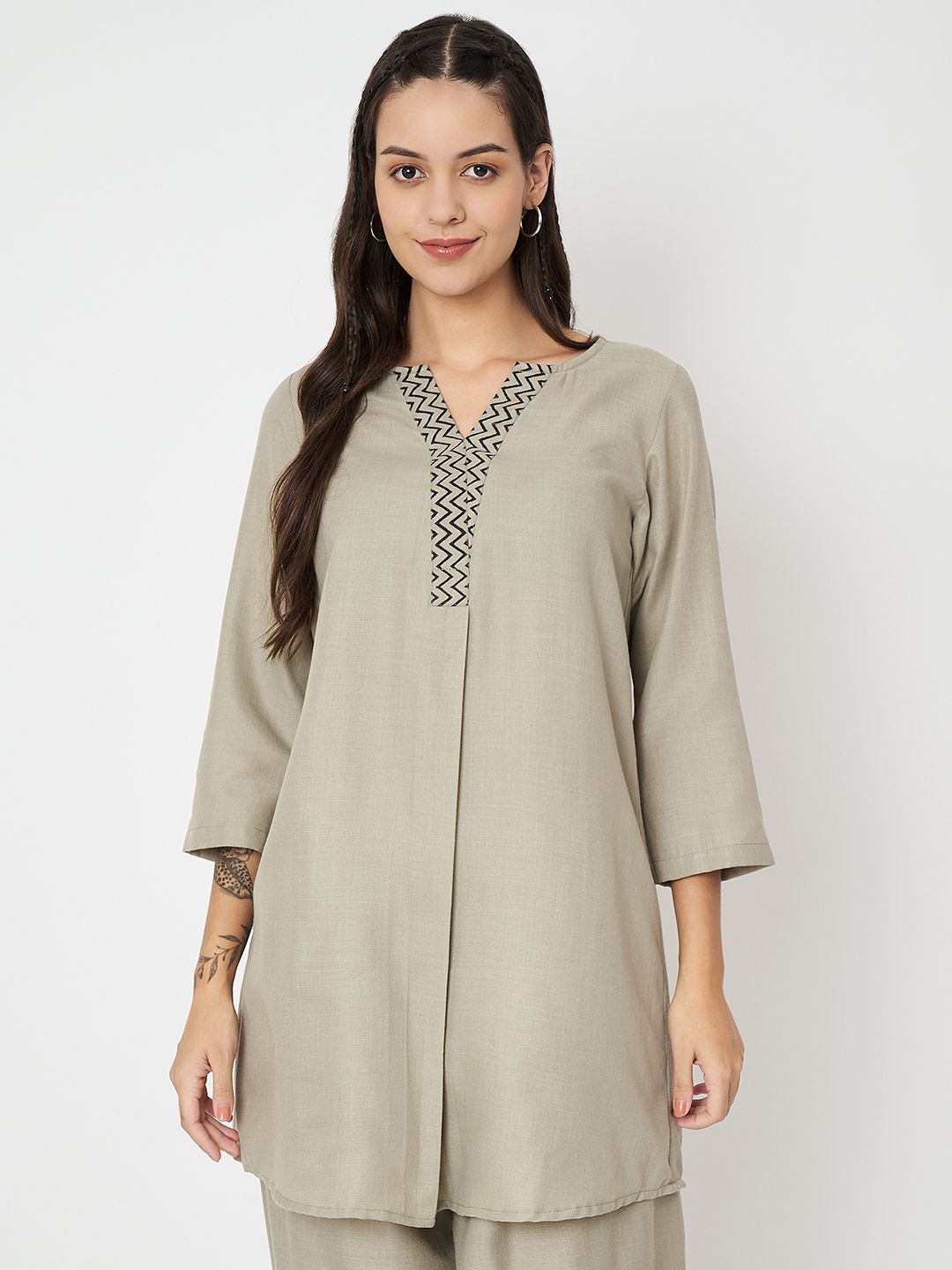 

9rasa Tunic, Grey