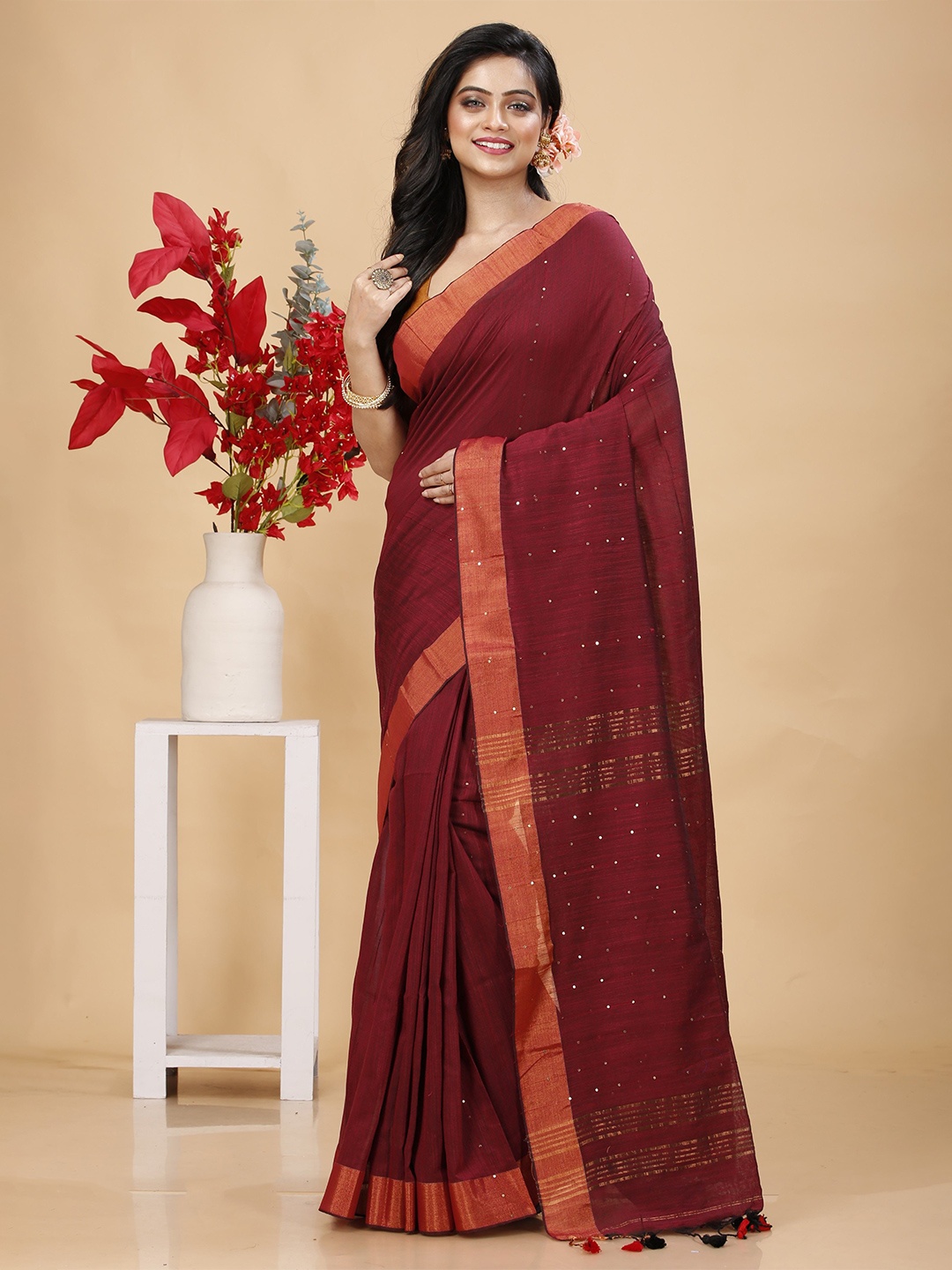 

SLAGHA Embellished Sequinned Taant Saree With Blouse Piece, Red