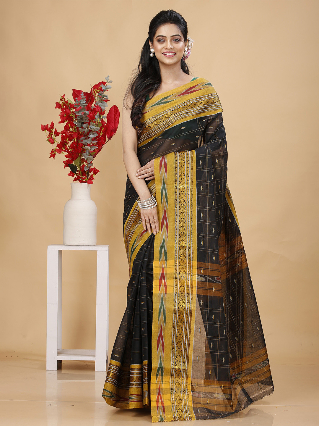 

SLAGHA Checked Zari Pure Cotton Saree, Black