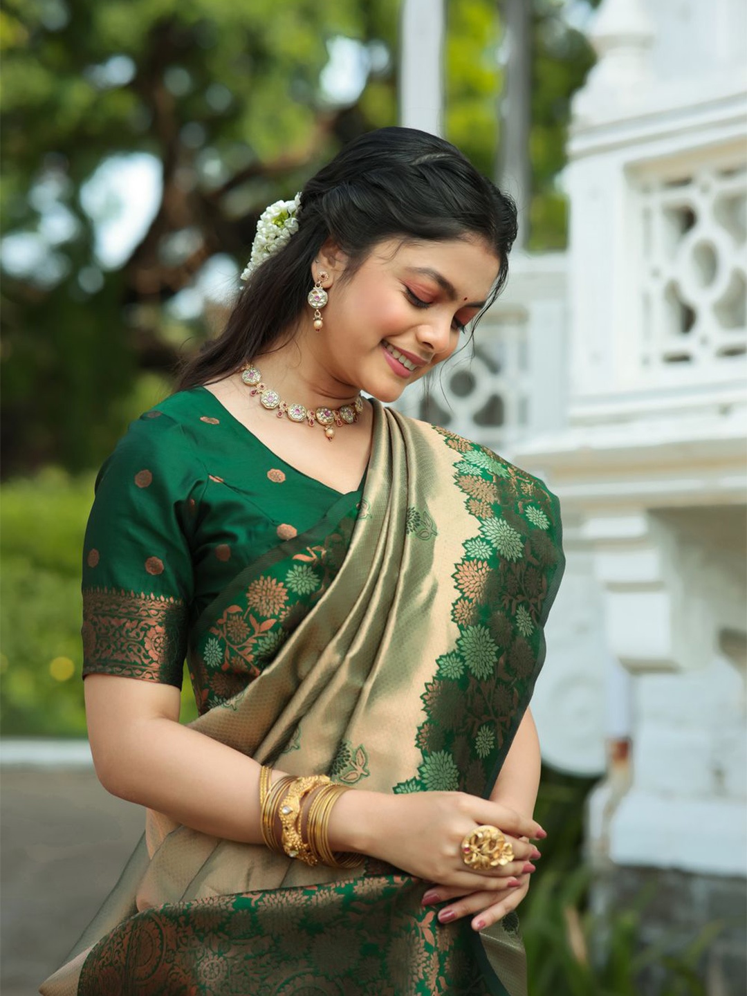 

COSBILA FASHION Ethnic Motifs Woven Design Zari Banarasi Saree, Green