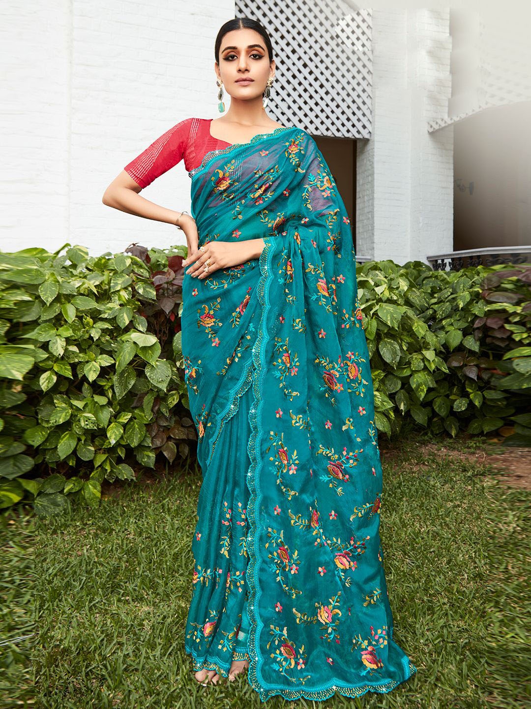 

ALAGINI Ethnic Motifs Embroidered Saree, Teal