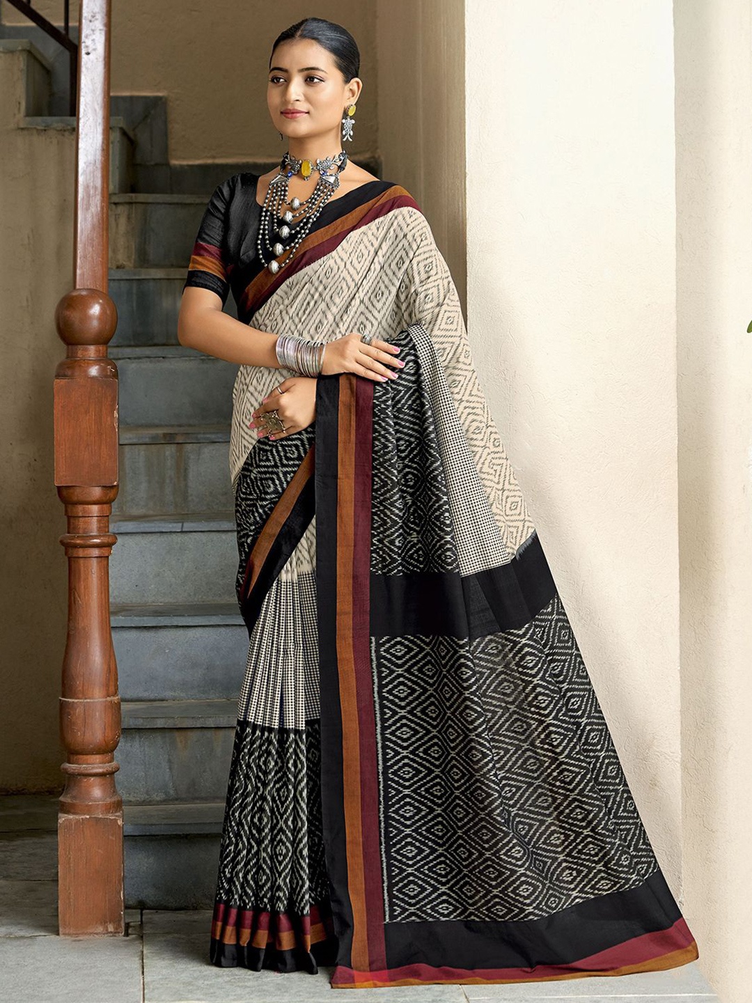 

Satrani Cotton Blend Ethnic Motifs Festive Saree, Black