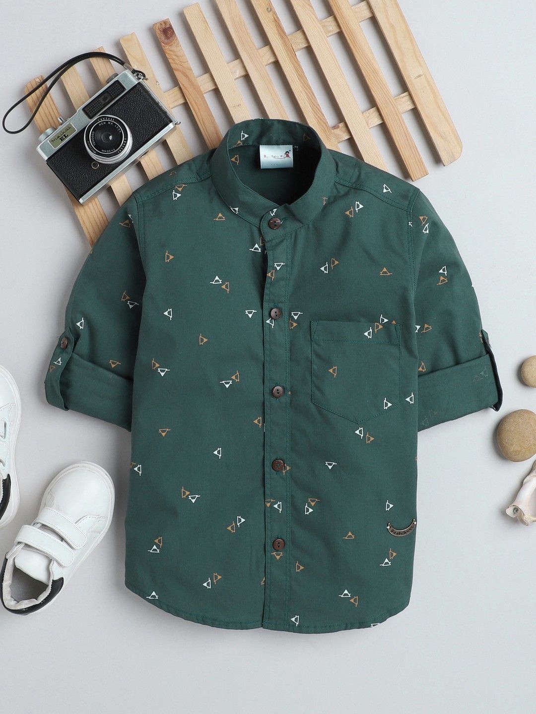 

BAATCHEET Boys Opaque Printed Casual Shirt, Green