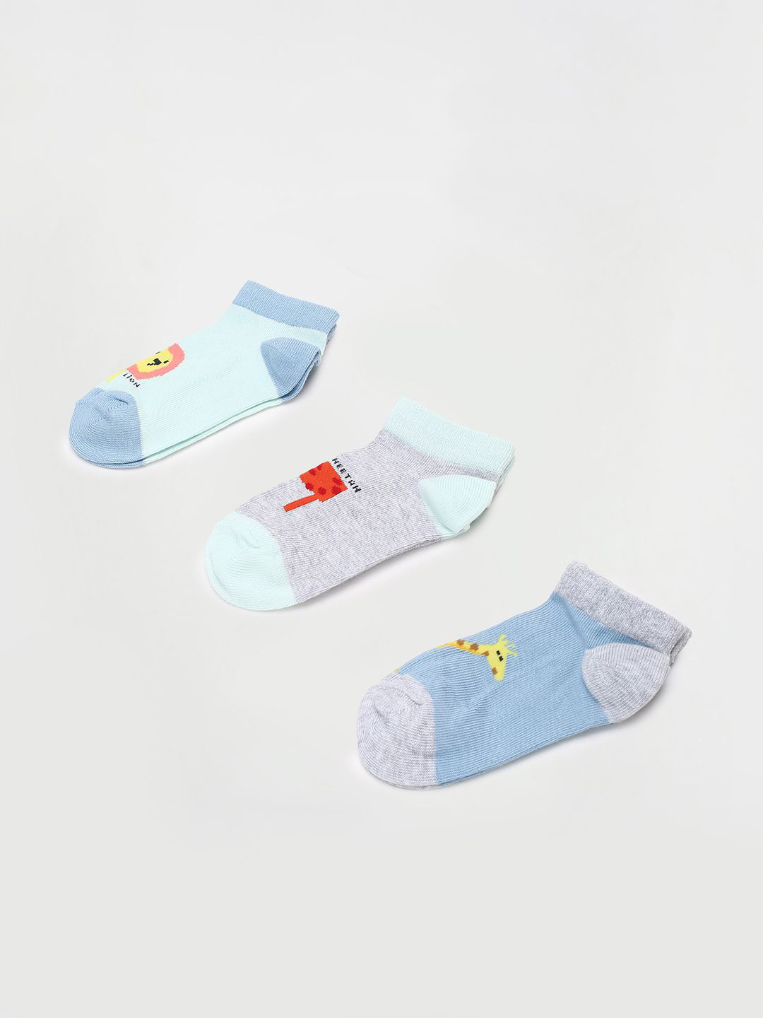 

max Boys Pack Of 3 Patterned Ankle-Length Socks, White