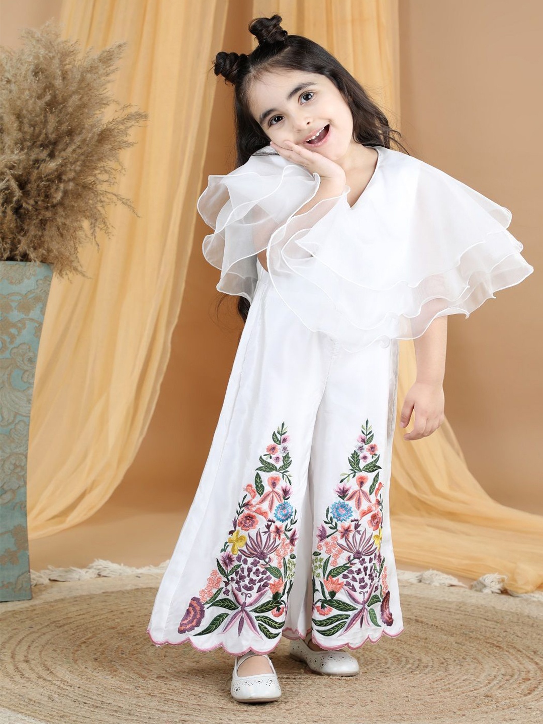 

THE LITTLE CELEBS Girls Printed Basic Jumpsuit with Embroidered, White