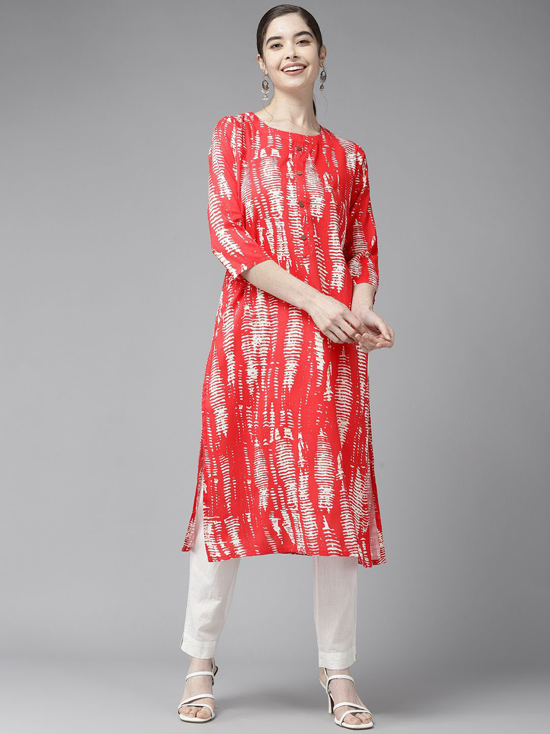 

BAESD Women Dyed Keyhole Neck Kurta, Red