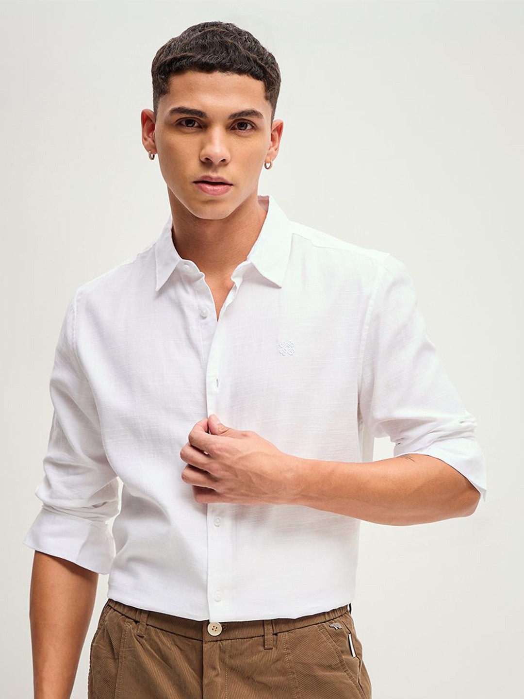 

THE BEAR HOUSE Men Spread Collar Solid Cotton Slim Fit Casual Shirt, White