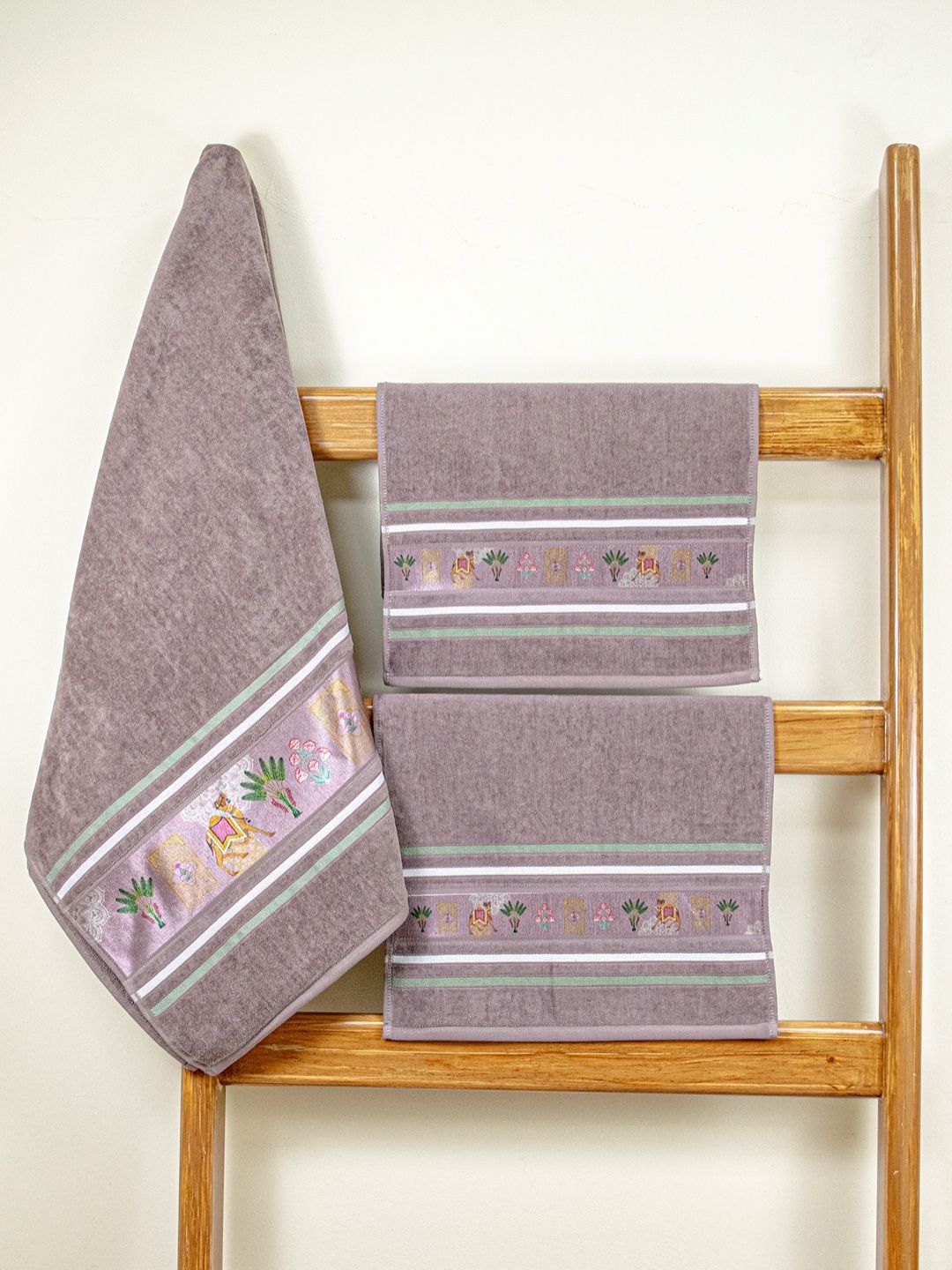 

RANGOLI Brown & Green 3 Pieces Printed Pure Cotton 460 GSM Towel Set