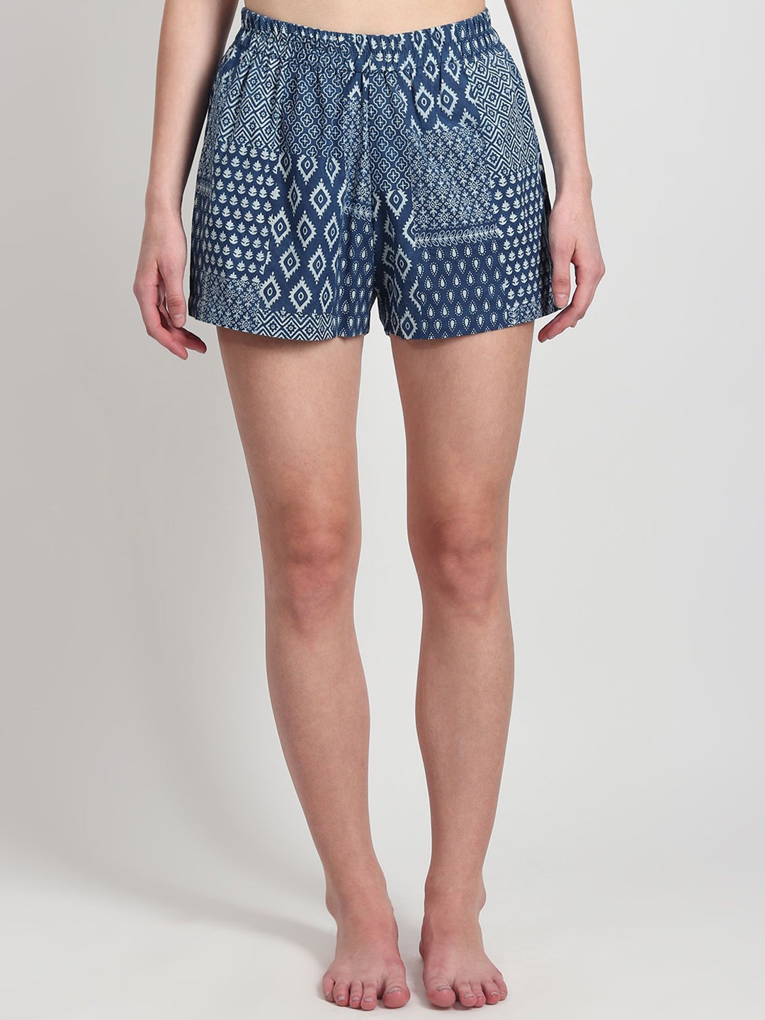 

Art Avenue Women Printed Running Shorts, White