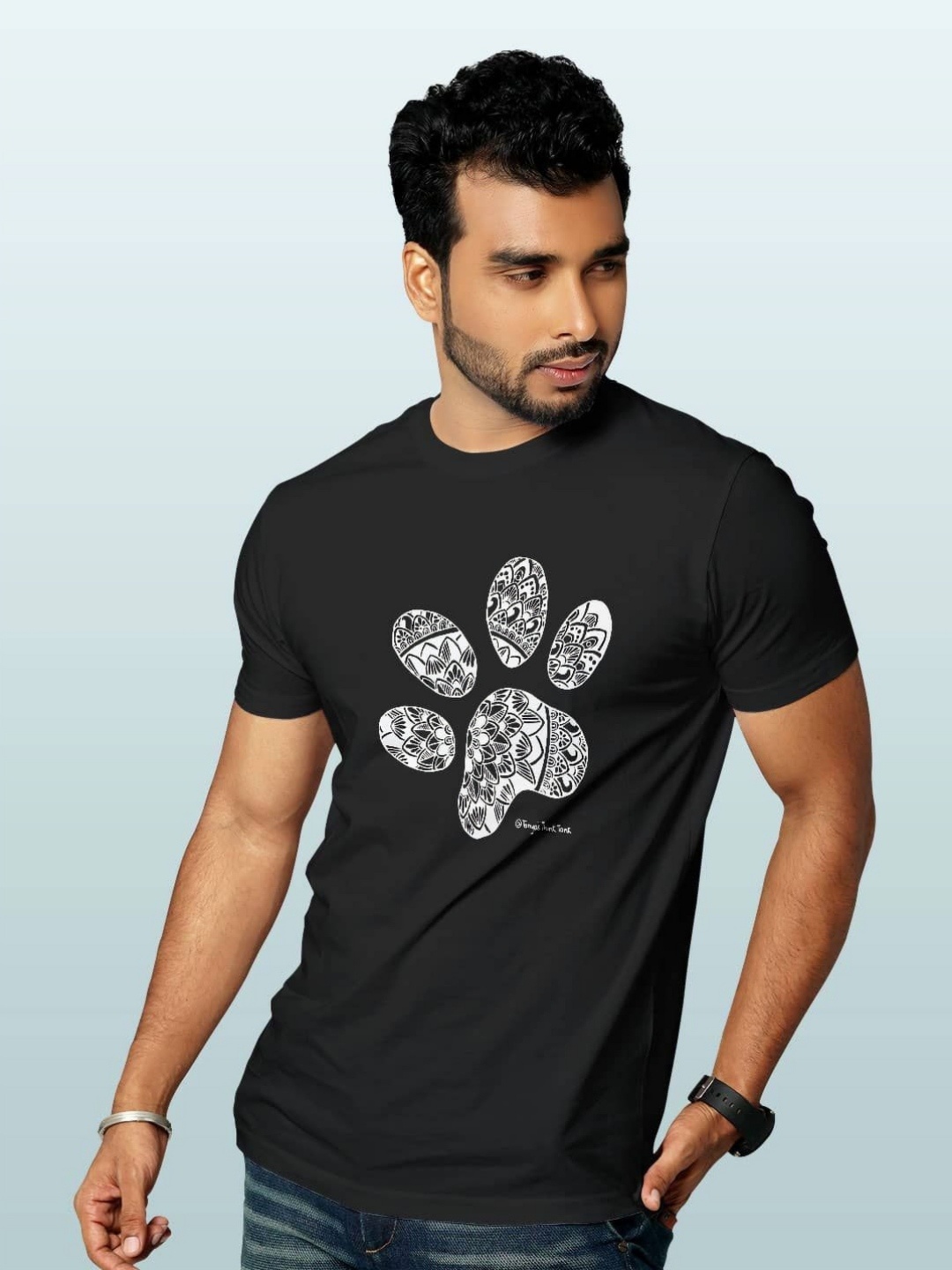 

macmerise Men Printed Applique T-shirt, Black