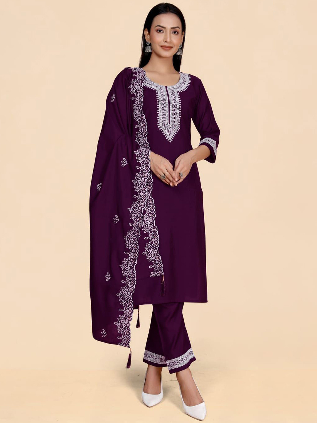 

Suha Floral Embroidered Straight Kurta & Palazzos With Dupatta, Maroon