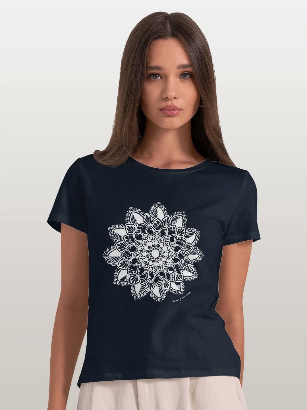 

macmerise Women Floral Pockets T-shirt, Navy blue