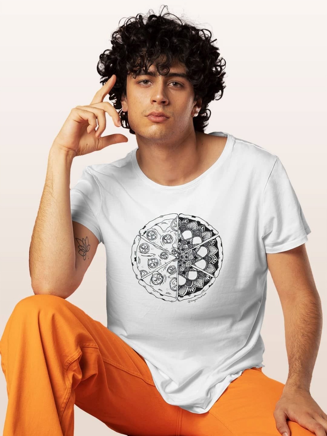 

macmerise Men Printed Extended Sleeves T-shirt, White