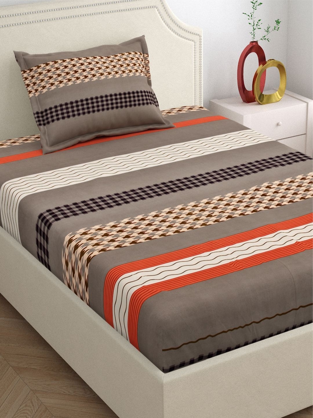 

DREAM WEAVERZ Brown Geometric Printed Cotton 220 TC Single Bedsheet with 1 Pillow Covers